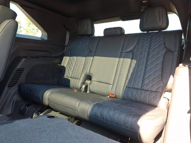 Certified 2026 Cadillac Escalade IQ Sport 1 w/ LPO, ONYX Package AWD/4WD image 10
