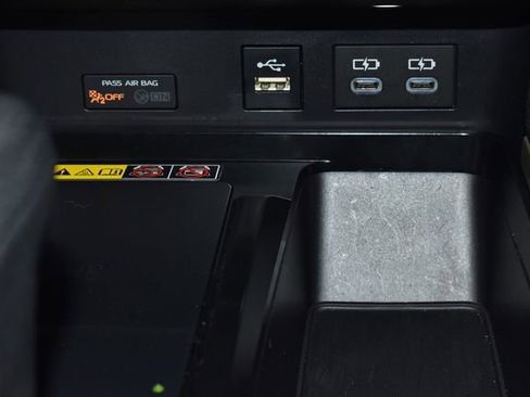 Used 2025 Toyota Camry LE image 17