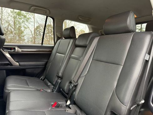 Used 2015 Lexus GX 460 w/ Navigation Package image 13