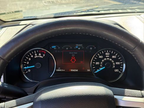 Used 2020 Ford F150 Lariat w/ Equipment Group 502A Luxury image 28