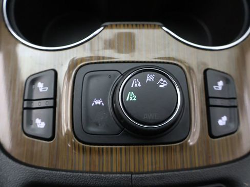 Used 2023 GMC Acadia SLE w/ Driver Convenience Package image 55