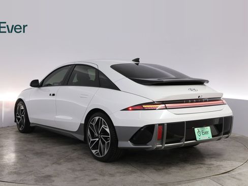 Used 2025 Hyundai Ioniq 6 SEL RWD image 17