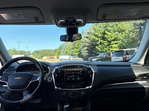 Used 2019 Chevrolet Traverse LT w/ LT Premium Package FWD image 7