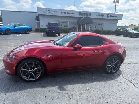 Used 2018 MAZDA MX-5 Miata RF Grand Touring RWD image 5