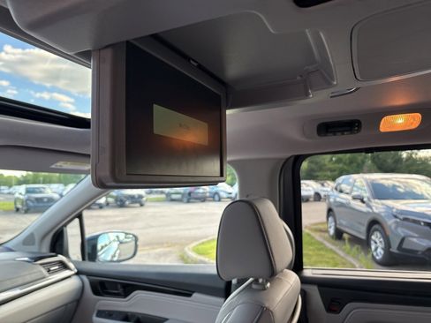 Certified 2024 Honda Odyssey Elite image 11