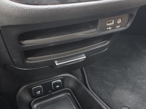 Used 2019 Chrysler Pacifica Limited w/ Advanced Safetytec Group image 18