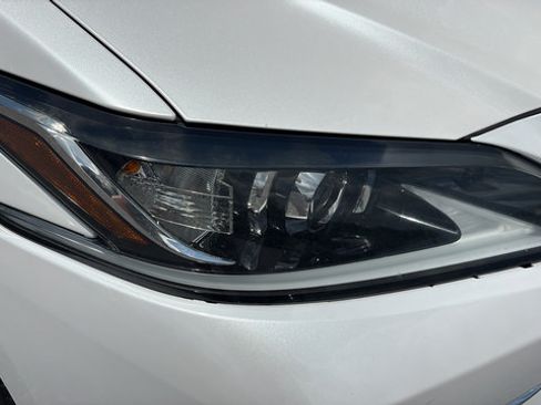 Used 2021 Lexus ES 350 w/ Accessory Package FWD image 9