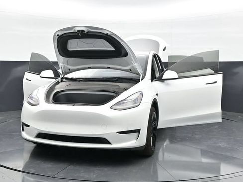 Used 2021 Tesla Model Y Long Range AWD/4WD image 45