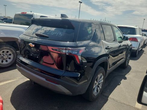 Used 2025 Chevrolet Equinox LT FWD image 2