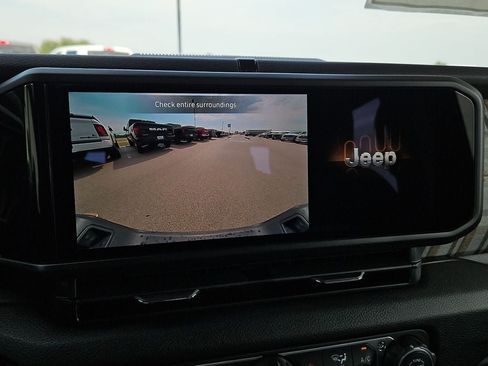 New 2026 Jeep Gladiator Sport AWD/4WD image 28