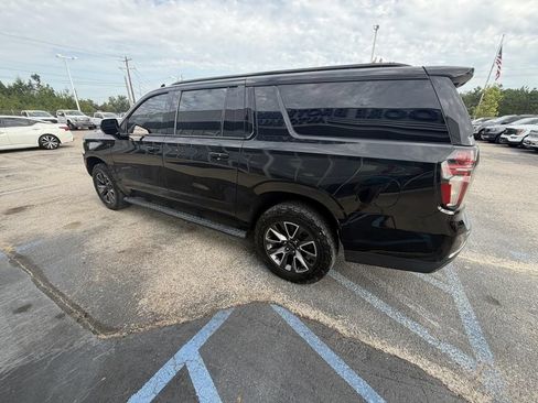 Used 2022 Chevrolet Suburban Z71 AWD/4WD image 5