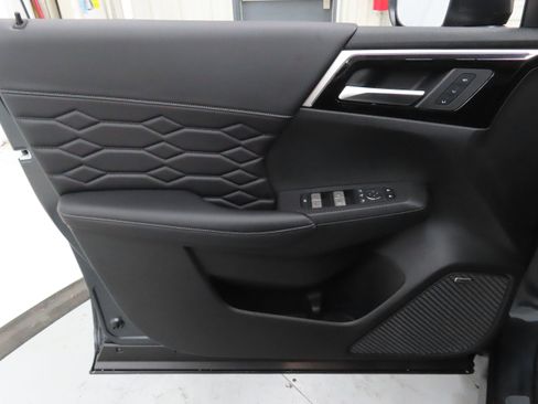 New 2026 Mitsubishi Outlander SEL FWD image 9