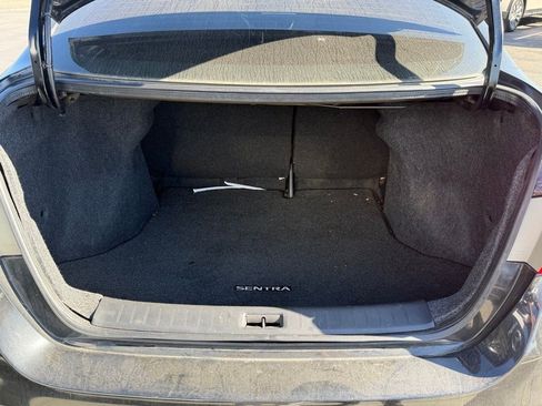 Used 2019 Nissan Sentra SR image 9