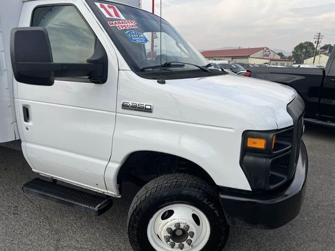 Used 2017 Ford E-350 and Econoline 350 Super Duty RWD image 4