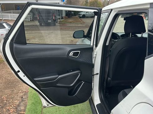 Used 2021 Kia Soul S image 21