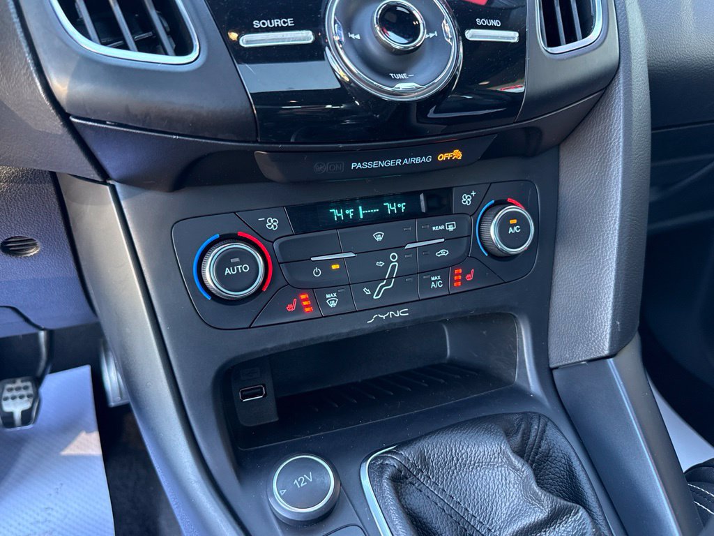 Used 2017 Ford Focus ST w/ Equipment Group 402A FWD image 40