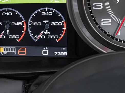 Certified 2016 Ferrari California T RWD image 7