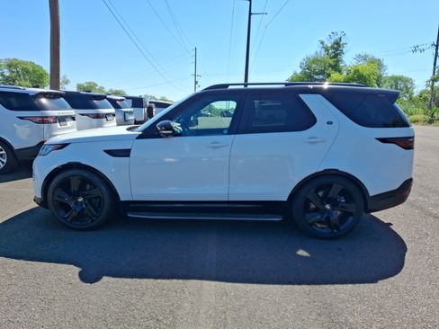 Used 2025 Land Rover Discovery Dynamic SE AWD/4WD image 3
