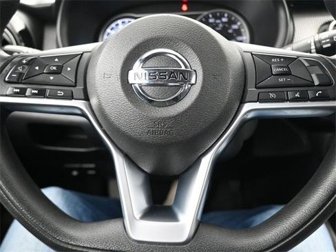 Used 2018 Nissan Kicks SV image 17