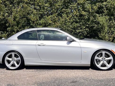 Used 2011 BMW 335i Convertible RWD image 12
