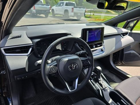 Certified 2025 Toyota Corolla SE FWD image 18