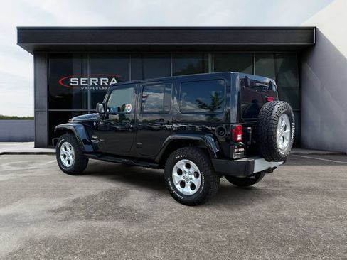 Used 2013 Jeep Wrangler Unlimited Sahara w/ Connectivity Group AWD/4WD image 3