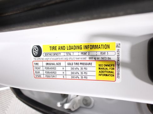 Used 2017 Cadillac Escalade ESV Luxury AWD/4WD image 39