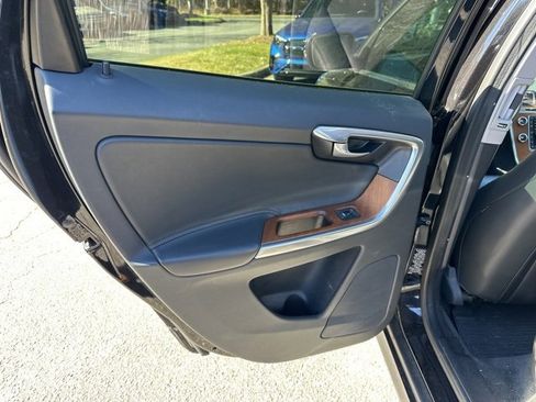 Used 2017 Volvo XC60 T5 Inscription w/ Advanced Package image 10