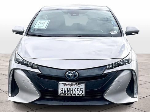 Used 2021 Toyota Prius Prime LE image 3