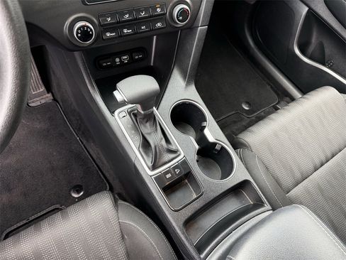 Used 2019 Kia Sportage LX image 25