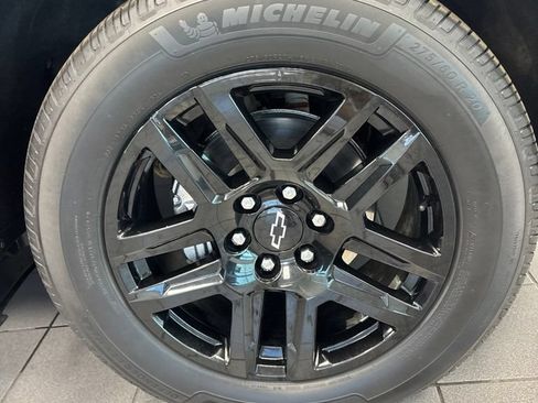 Used 2023 Chevrolet Silverado 1500 RST AWD/4WD image 9