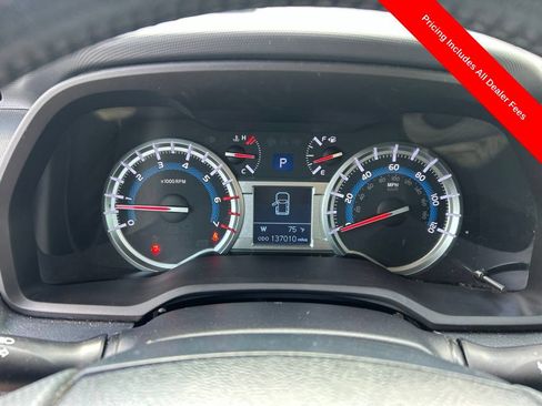 Used 2016 Toyota 4Runner SR5 AWD/4WD image 9
