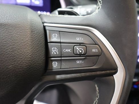 Certified 2023 Jeep Grand Cherokee Altitude AWD/4WD image 36