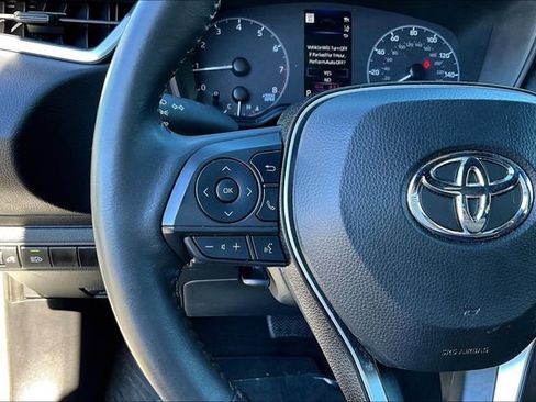 Used 2024 Toyota Corolla SE image 32