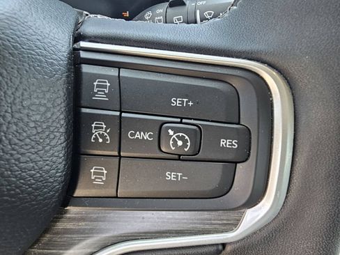 Used 2024 Jeep Wagoneer Series III AWD/4WD image 27