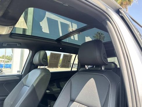 Used 2022 Volkswagen Tiguan SE R-Line FWD image 17