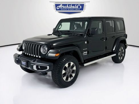 Used 2018 Jeep Wrangler Unlimited Sahara AWD/4WD image 3