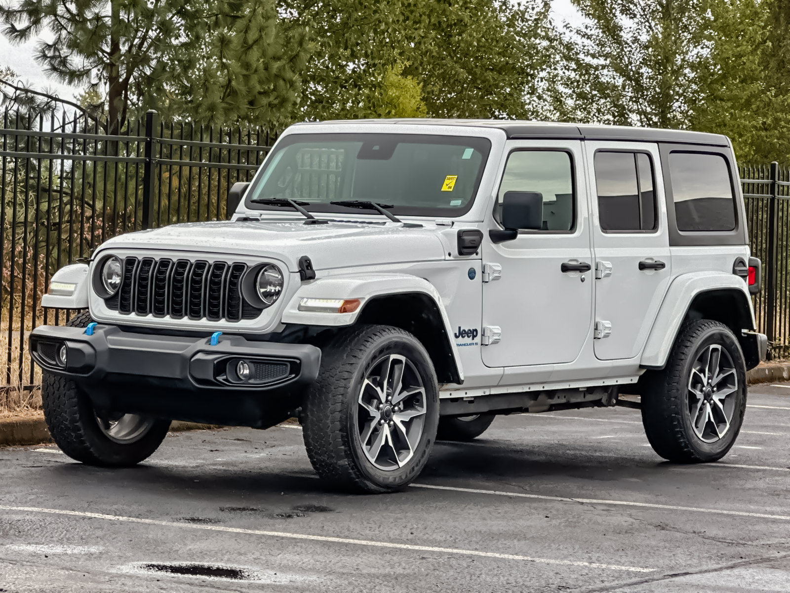 Used 2024 Jeep Wrangler Unlimited AWD/4WD image 8