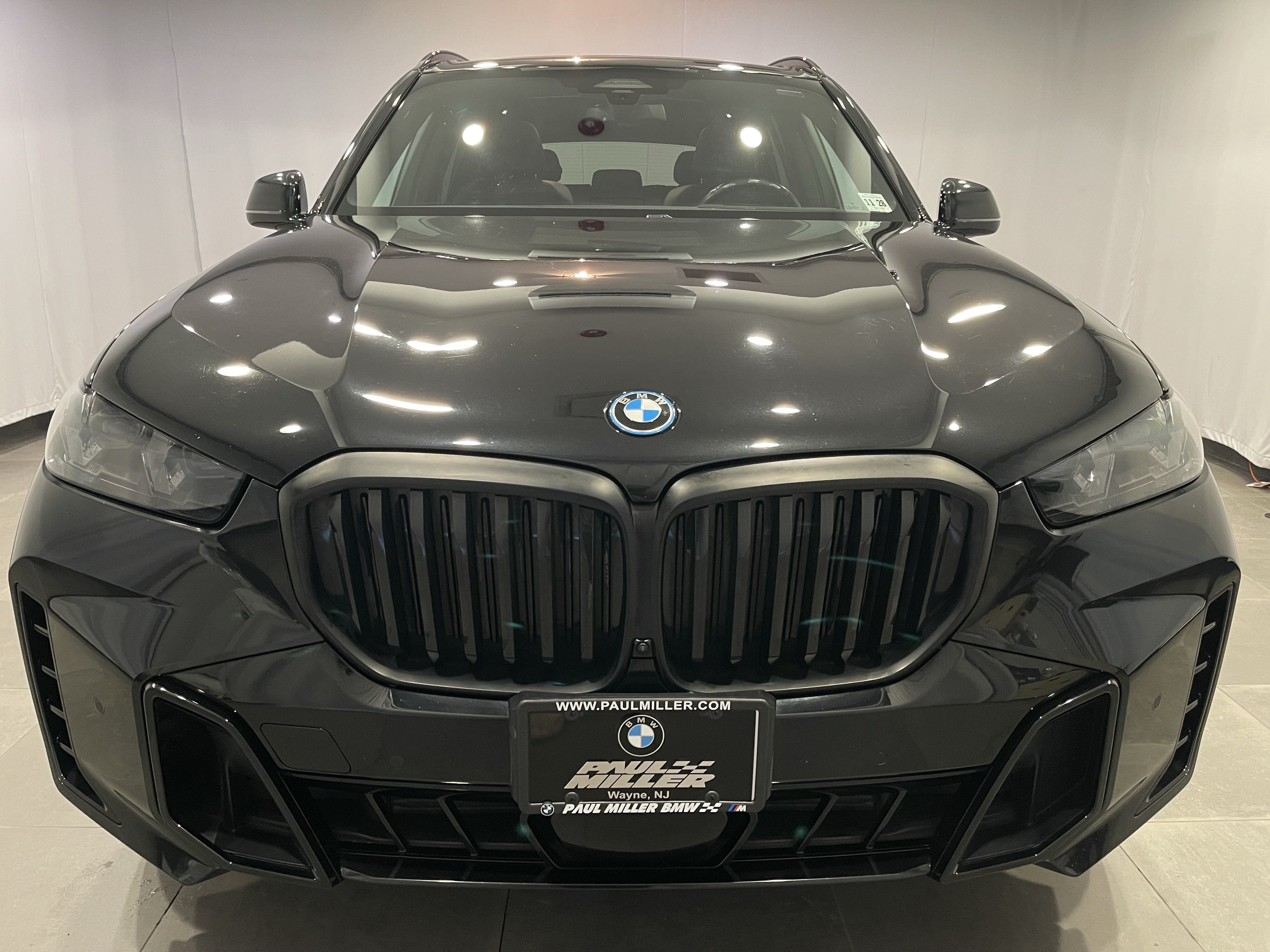 Certified 2024 BMW X5 xDrive50e w/ M Sport Package AWD/4WD image 2