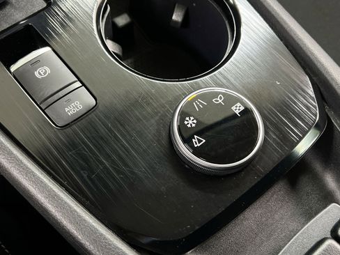 Used 2023 Nissan Rogue S image 35