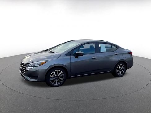Used 2025 Nissan Versa SV image 8