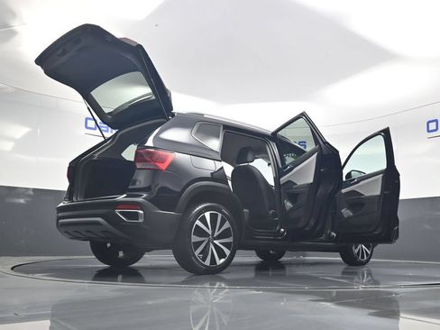 Used 2024 Volkswagen Taos SE FWD image 58