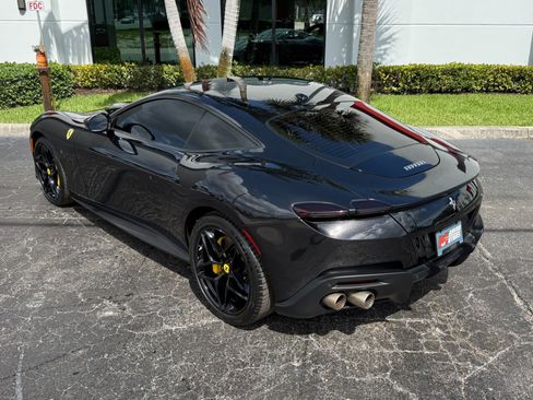 Used 2021 Ferrari Roma RWD image 16