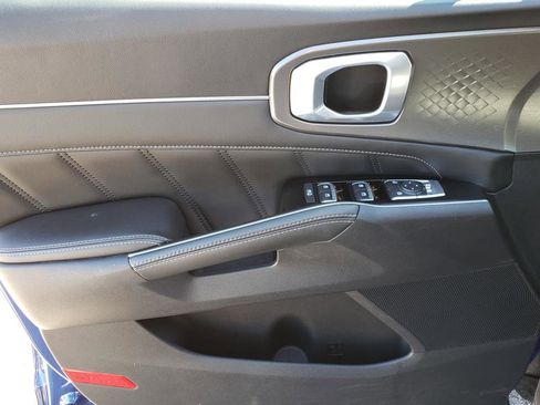 Used 2021 Kia Sorento SX image 9