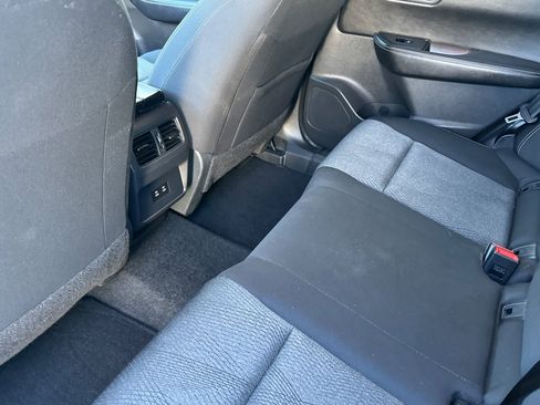 Used 2025 Nissan Rogue SV AWD/4WD image 13