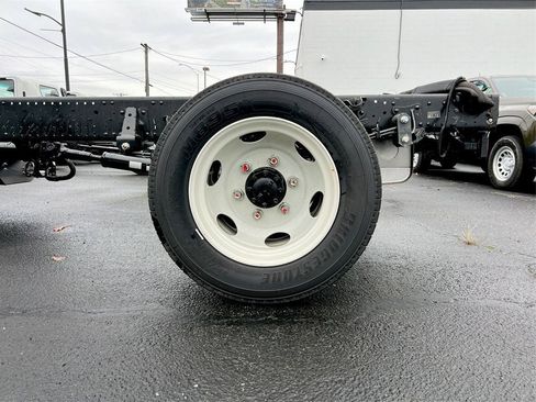 New 2024 Chevrolet Low Cab Forward 5500XD image 17