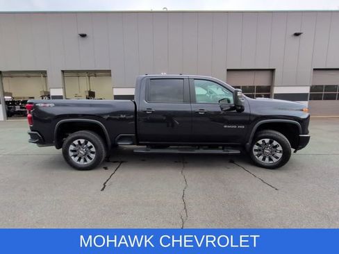 Used 2024 Chevrolet Silverado 2500 Custom w/ Custom Convenience Package image 5