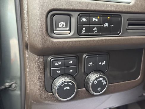 Used 2024 Chevrolet Tahoe Z71 image 18