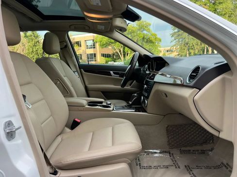 Used 2014 Mercedes-Benz C 250 Sedan image 16