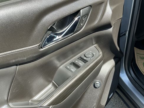 Used 2021 GMC Acadia SLT w/ LPO, Floor Liner Package AWD/4WD image 14